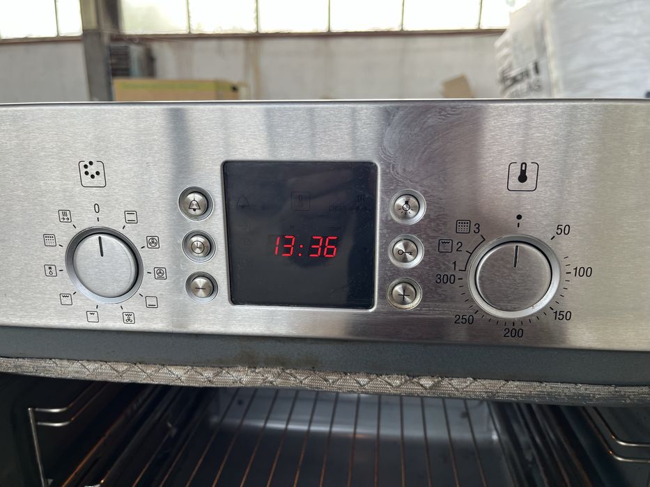 Фурна за вграждане Bosch HBA534ES0 71l Inox