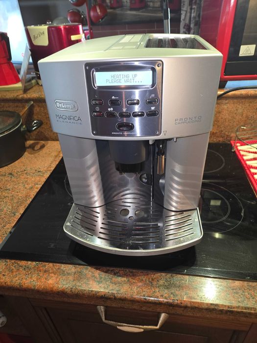 Кафеавтомат DeLonghi MAGNIFICA Elegance
