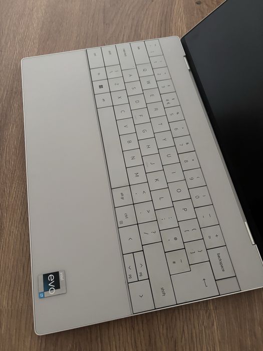 Dell xps 13 9320 Plus defect. Procesor i7-1360p . 32 gb ram DDR5