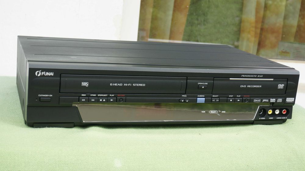 DVD recorder combo VHS marca FUNAI model W4A-A1480 stereo Hi-Fi