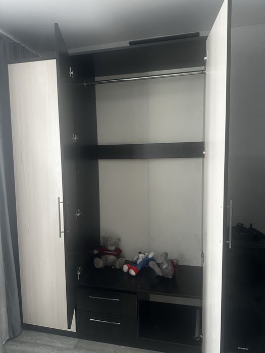 Продам шкаф в спальню.