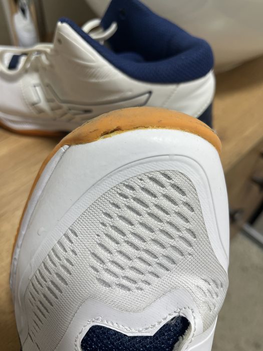 Продам кроссовки ASICS