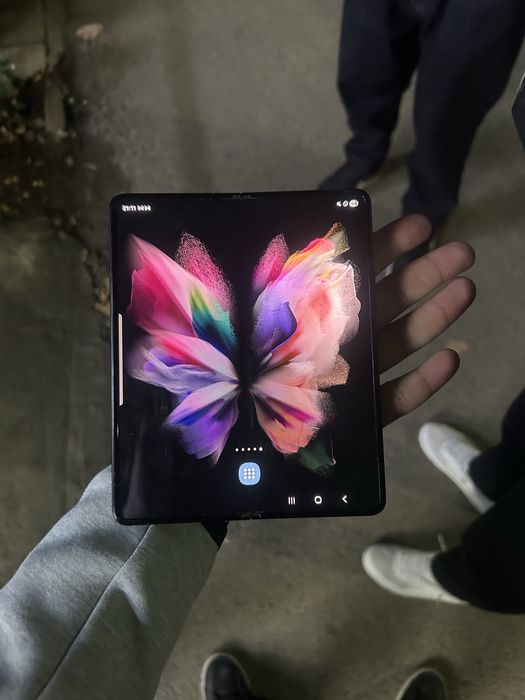 Продам galaxy z fold