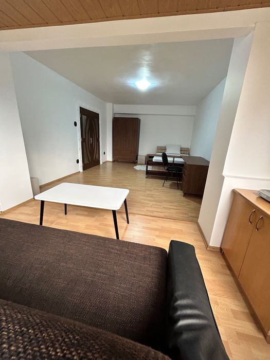 Inchiriez apartament cu 2 camere decomandat str Magheru etaj 1 — fotografia 3