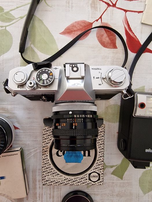 Продава се фотоапарат canon FTb