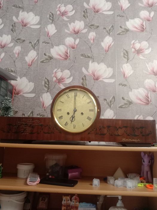 Продам Часы с боем.