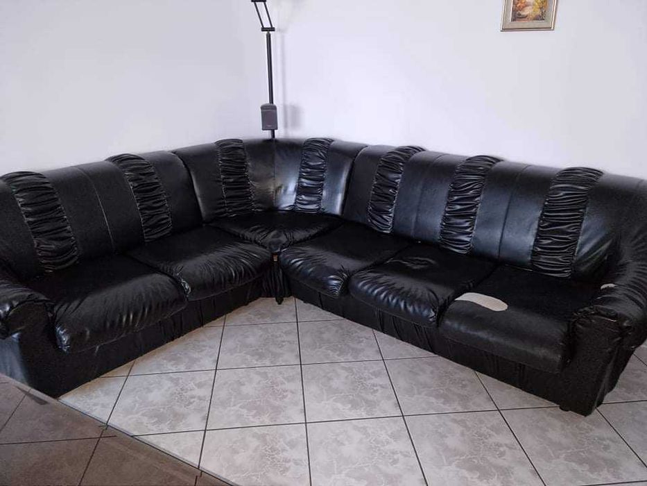 Продавам ъглово канапе .