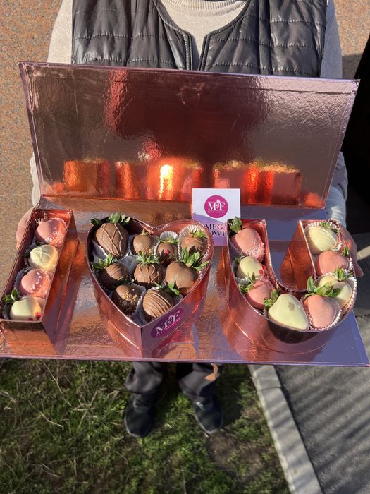 Клубника в шоколаде Астана