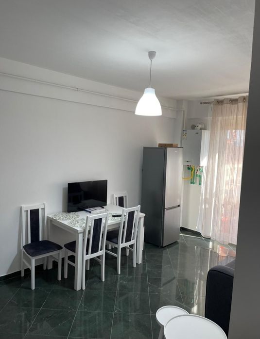 Pers. Fizica Vand ap cu 2 camere vis a vis de Hanul Visoianu