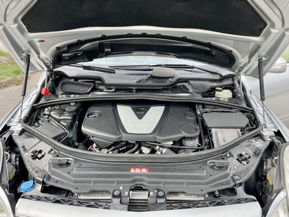 На ЧАСТИ  Mercedes-Benz R 320 CDI W251 2007г Xenon Air matic alcantar