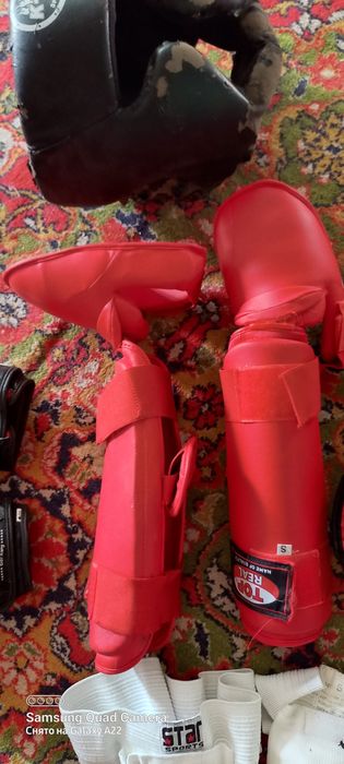 Перчатки, щитки, шлем, ракушки для боев