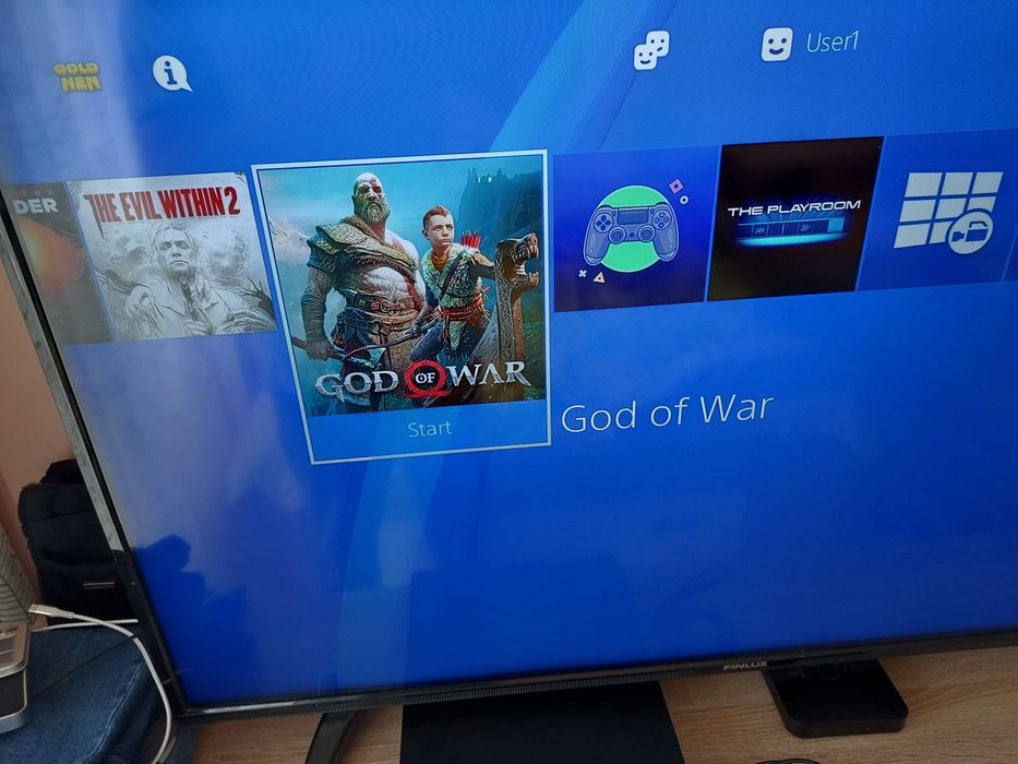 Playstation 4 (ps4) Slim 500GB - 9.00 с 1 джойстик и 12 игри