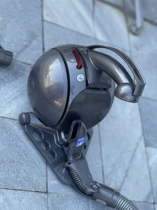 Прахосмукачка DYSON Ball DC33