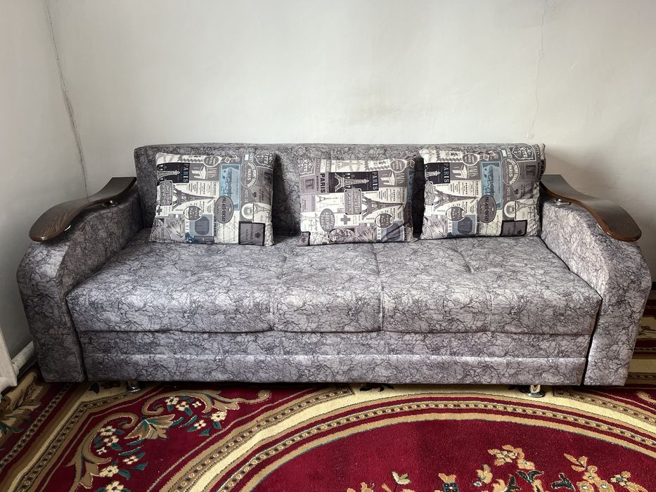 Диван узындыгы 2,20 м,ены 0,90 м