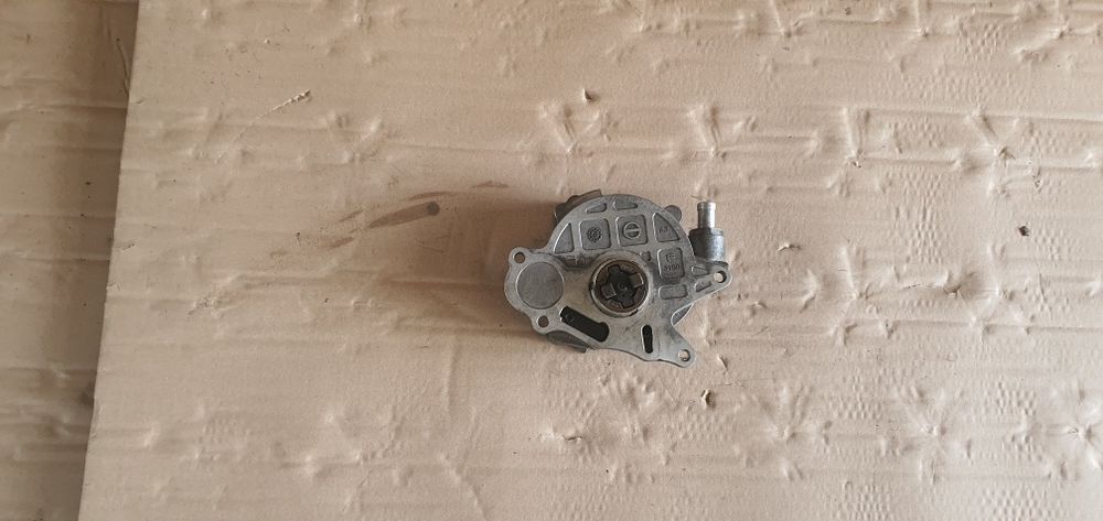Pompa vacuum 2.0 tdi vw audi a4 b8 passat b7 skoda seat 03L 145 100