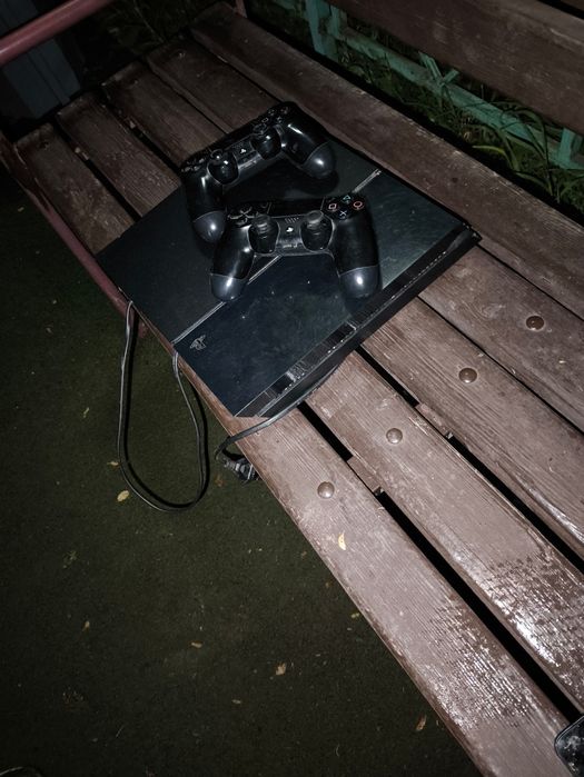 Play station 4 slim
