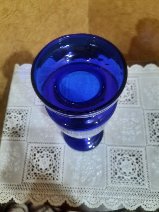 Коллекционная, винтажная ваза из кобальтового стекла в стиле «Mary Gre