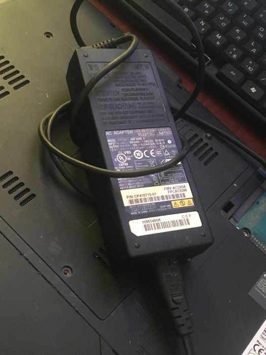 Ноутбук Fujitsu AH530