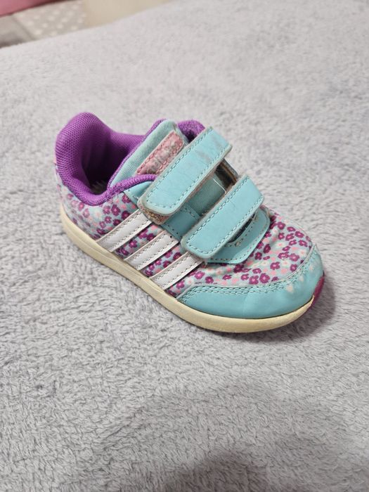 Adidasi fetite Adidas