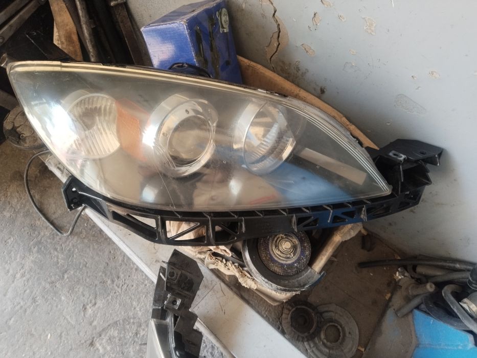 Фара на Мазду 3 хетчбек. Бампер Мазда 3 седан