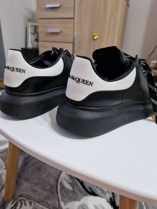 Adidași Alexander McQueen
