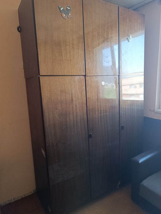 Стари мебели (подарявам)