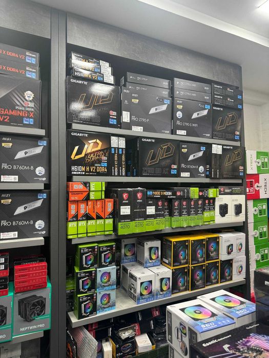 Komputer 850 dollardan kamplekt 10 tasi 8500 dollar 1 Yil garantiya