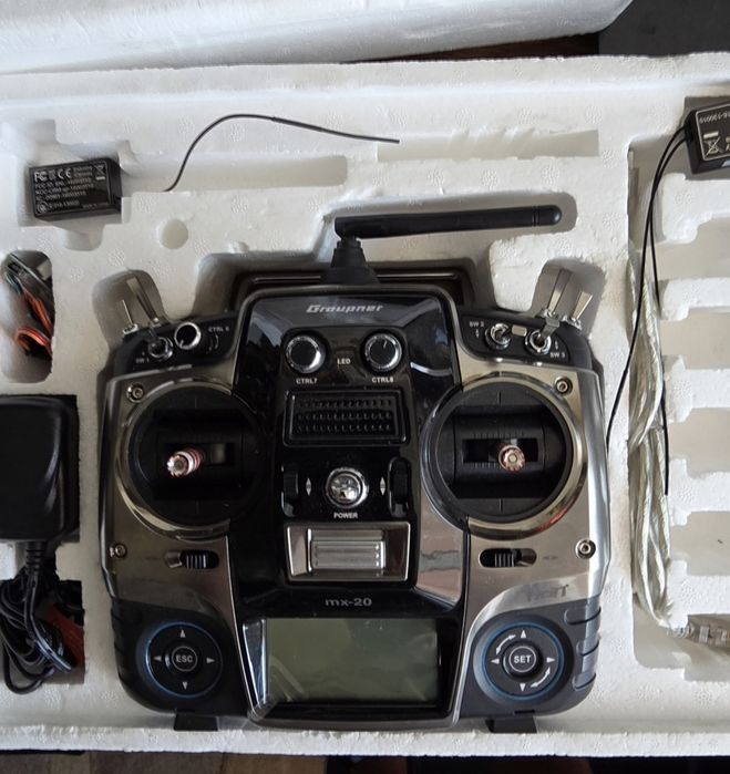 Radiocomanda Graupner MX-20 HoTT + 2 recivere