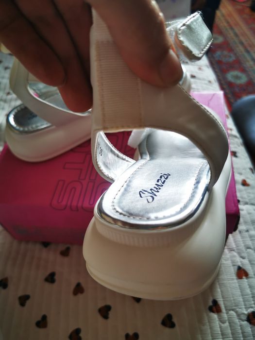 Продам сандали детские