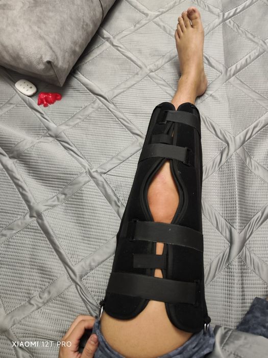 Ортез  (полутутор) на коленный сустав в отличном состоянии