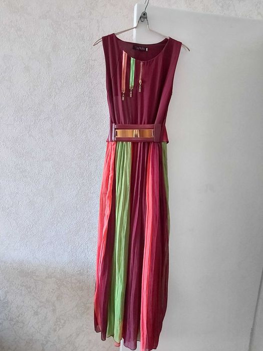 Платье     длинное