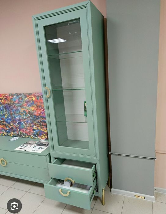 Продам Гостиную стенку Флора