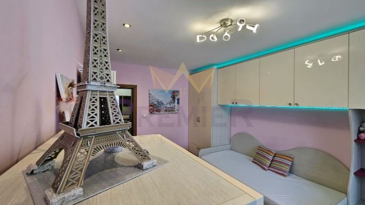 Дава се под наем Тристаен апартамент в Варна, Левски - 95 кв.м за 767 € - Снимка #8