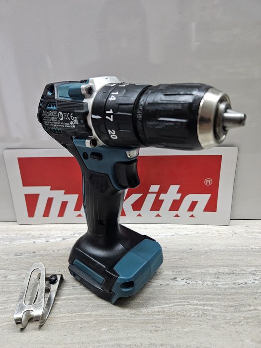 Makita Винтоверт DHP487 18V.