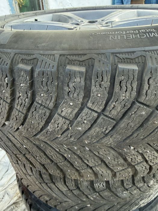 Продам резину 255 55 r19