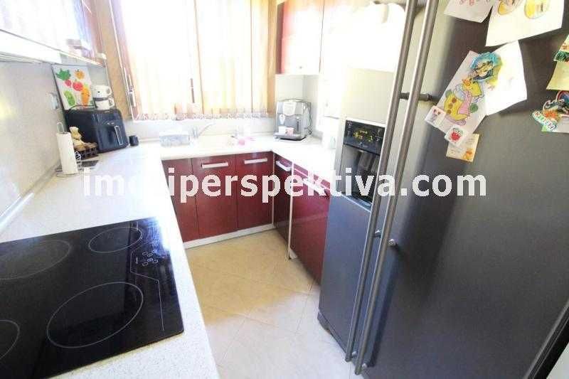 Продава се Къща в Пловдив, Остромила - 240 кв.м за 1218 €/кв.м - Снимка #2