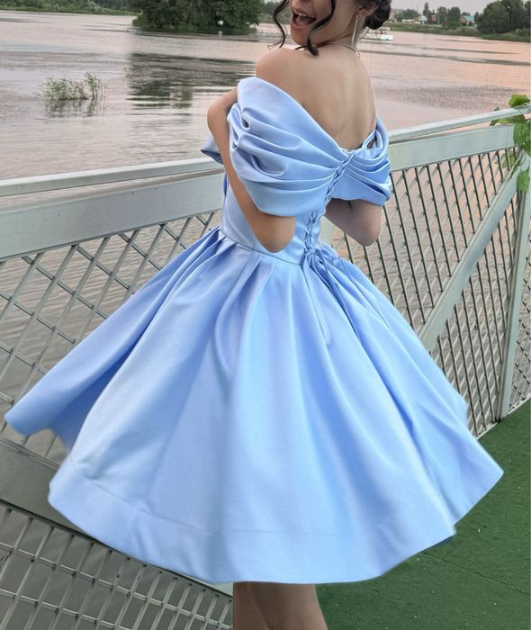 ПРОДАЮ вечернее нарядное платье!