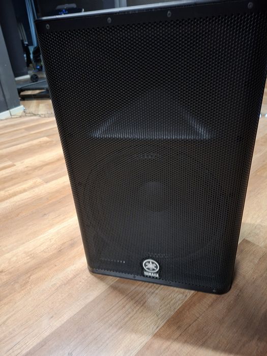 Yamaha DXR 15 активна тонколона