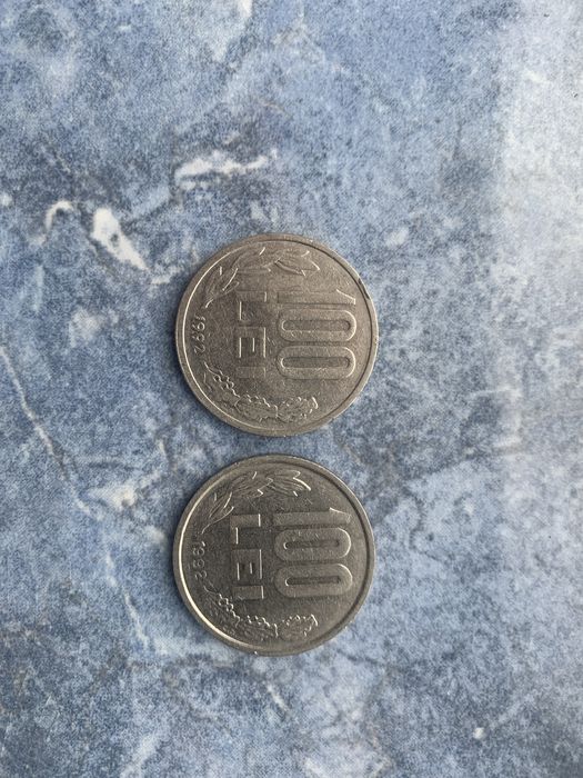 Vand 2 monede 100 lei 1992