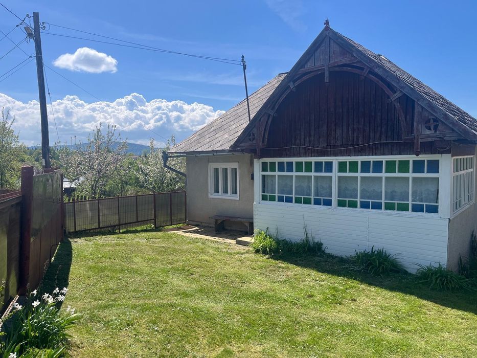 Vand casa cu teren