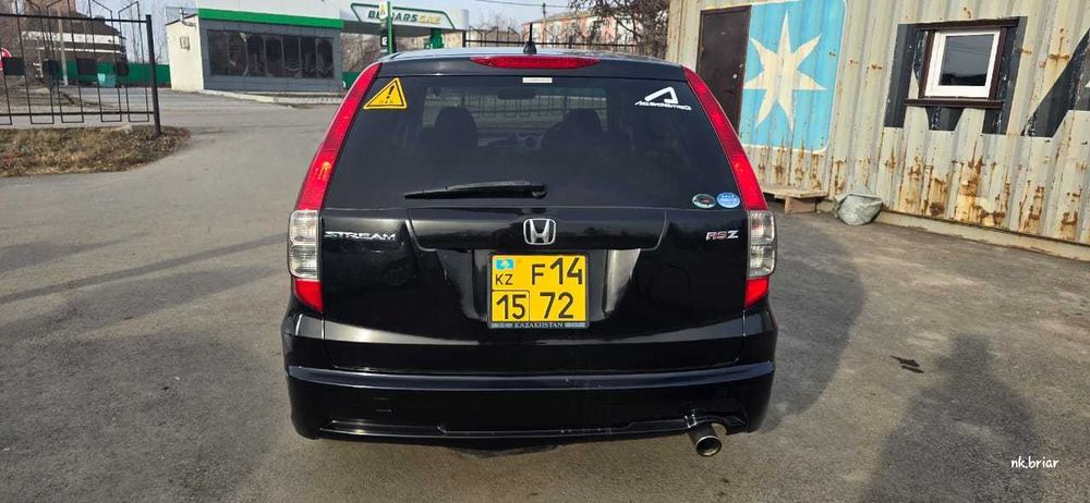 Honda Stream (Минивен)