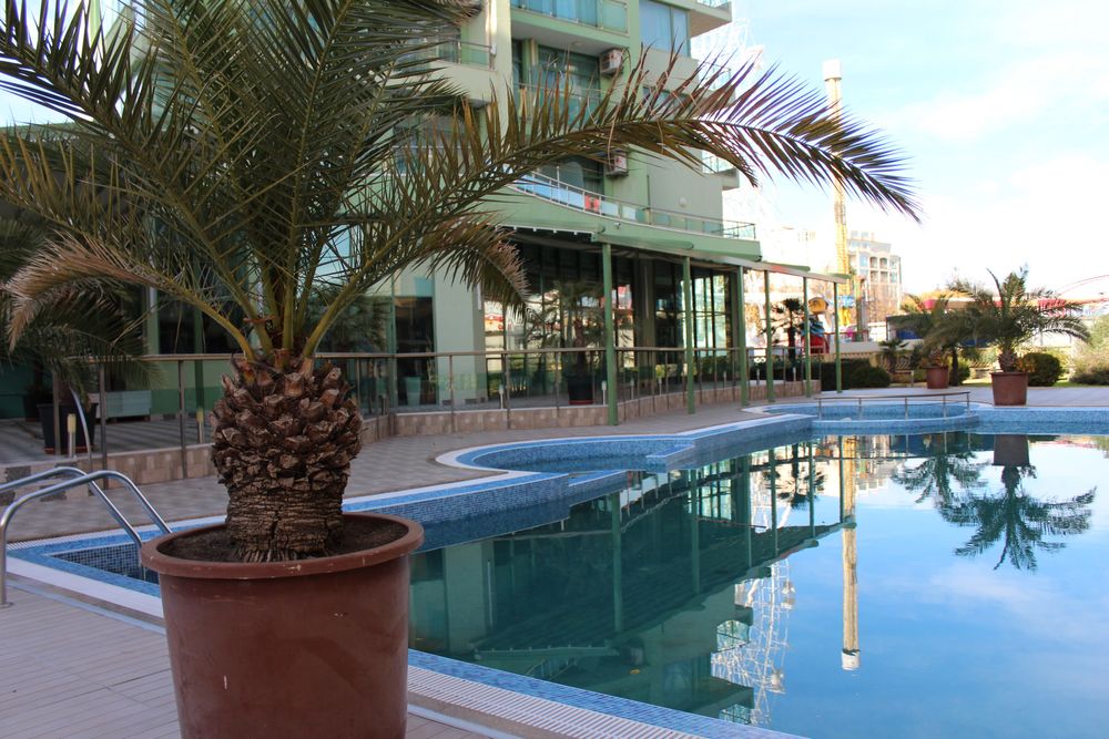 Продава се Хотел в к.к. Слънчев бряг - 1750 кв.м за 1143 €/кв.м - Снимка #2