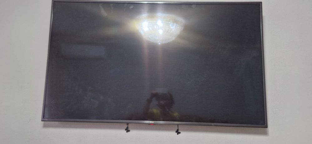 Продам Смарт Телевизор LG Диагональ 124/70.