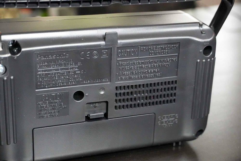 Radio portabil Panasonic RF-2400DEG-K, FM/AM, Negru