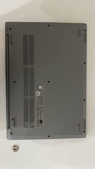 Продам ноутбук lenovo 81WB