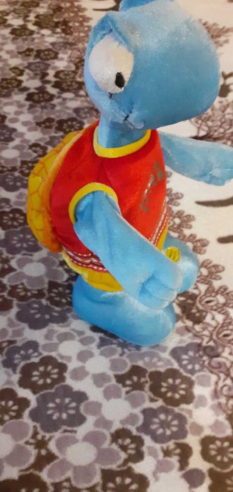 Костенурка играе и пее МАКАРЕНА