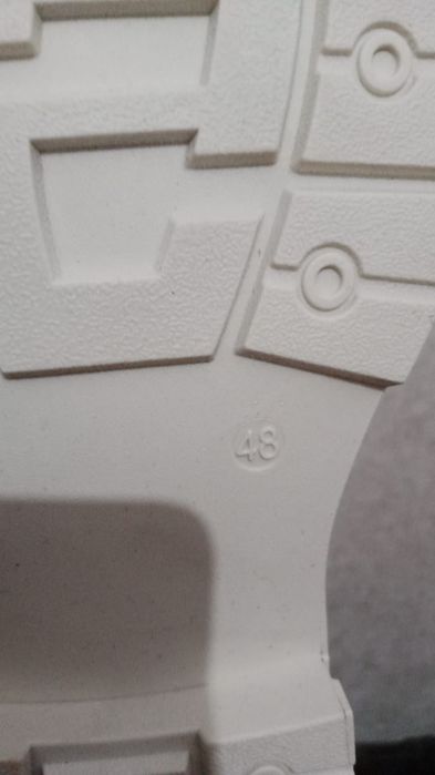 Продам кроссовки молодёжные