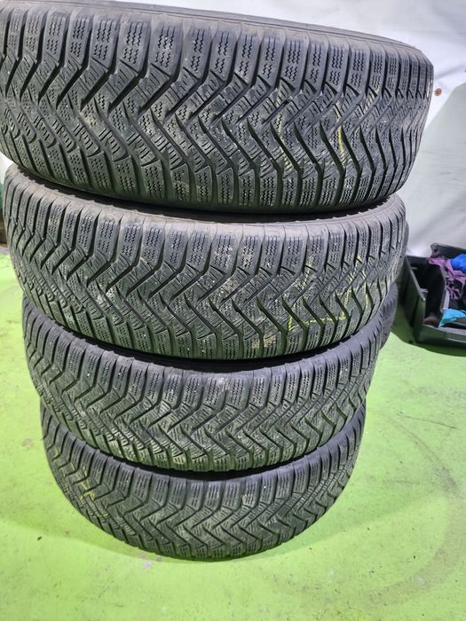 4 бр зимни 225/65/17 Laufen зимни гуми