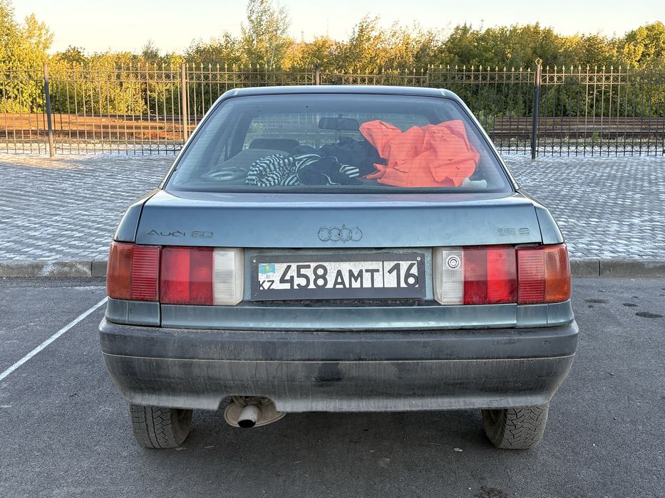 Продам ауди 80 б3 1.8