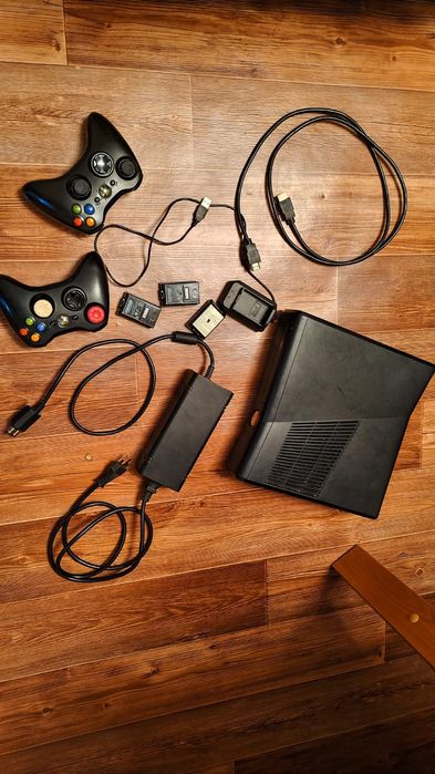 Продам Xbox 360 slim